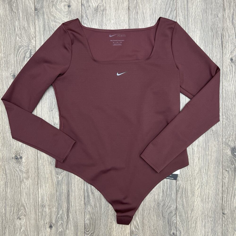 Nike Form Bodysuit Size XL Womens Burgundy Crush Long Sleeve $80